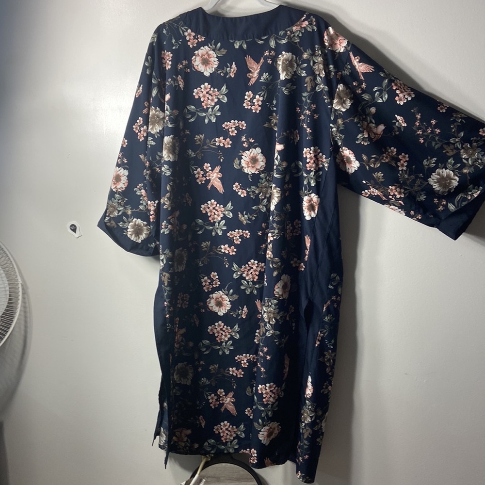 Jason’s Lounge Robe - Picture 5 of 8